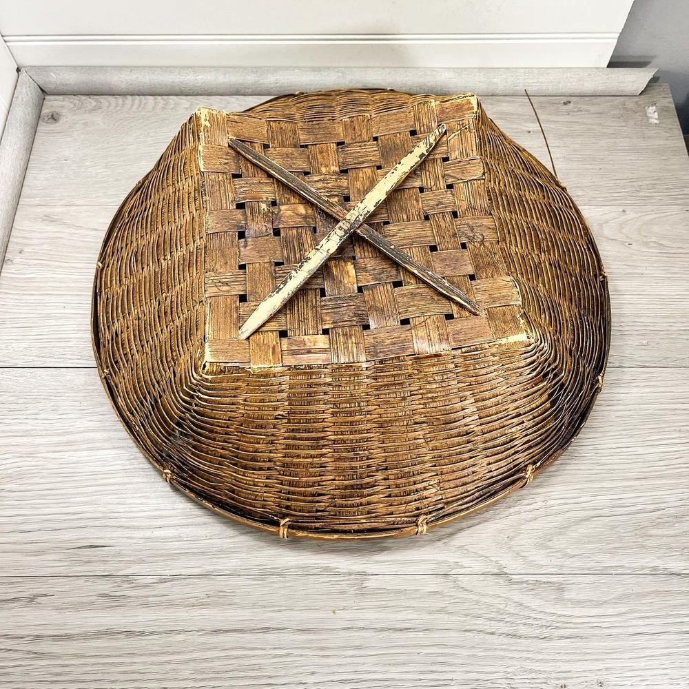 Antique Handwoven Wicker Basket: Farmhouse Decor, 16-inch Round - Picture 2 of 11